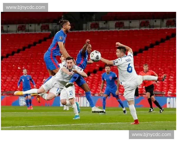 足球赛场上的平局谜团：为何平局成为最常见的结果及其背后深层原因分析